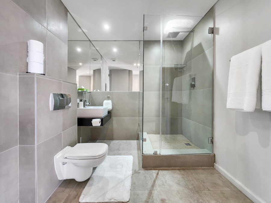 4 Bedroom Property for Sale in Waves Edge Western Cape